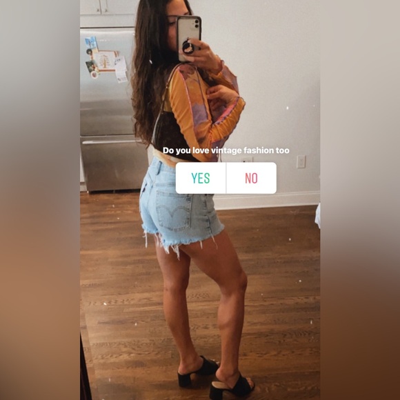 MY LIVE POSH SHOW!🎉Like to be notified when I go live!💖 - Picture 16 of 16